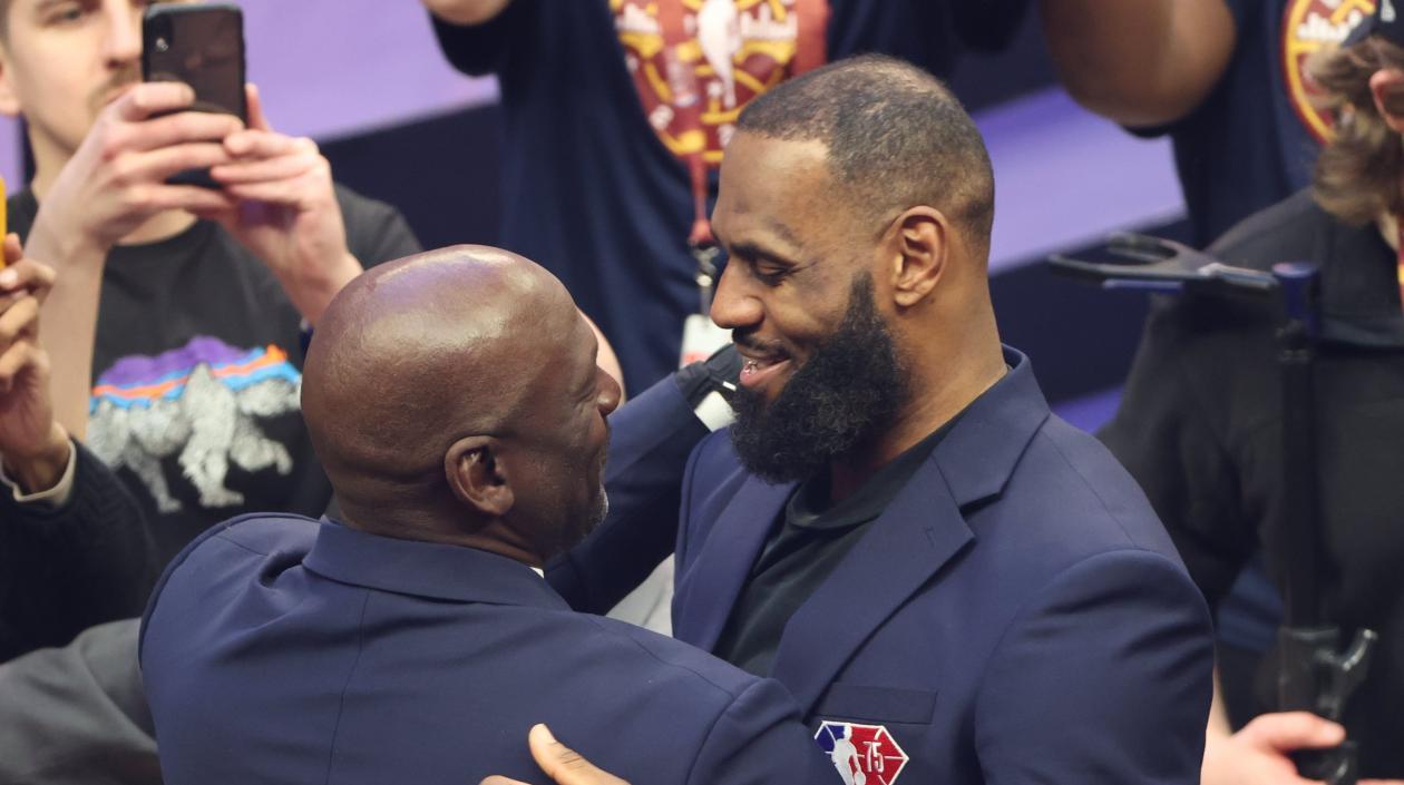 Michael Jordan y LeBron James.