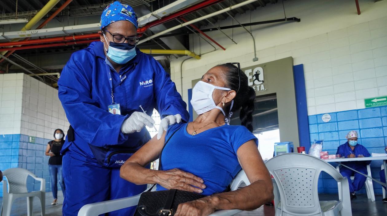 La vacunación contra el Covid-19 en Barranquilla alcanza casi el 97%.