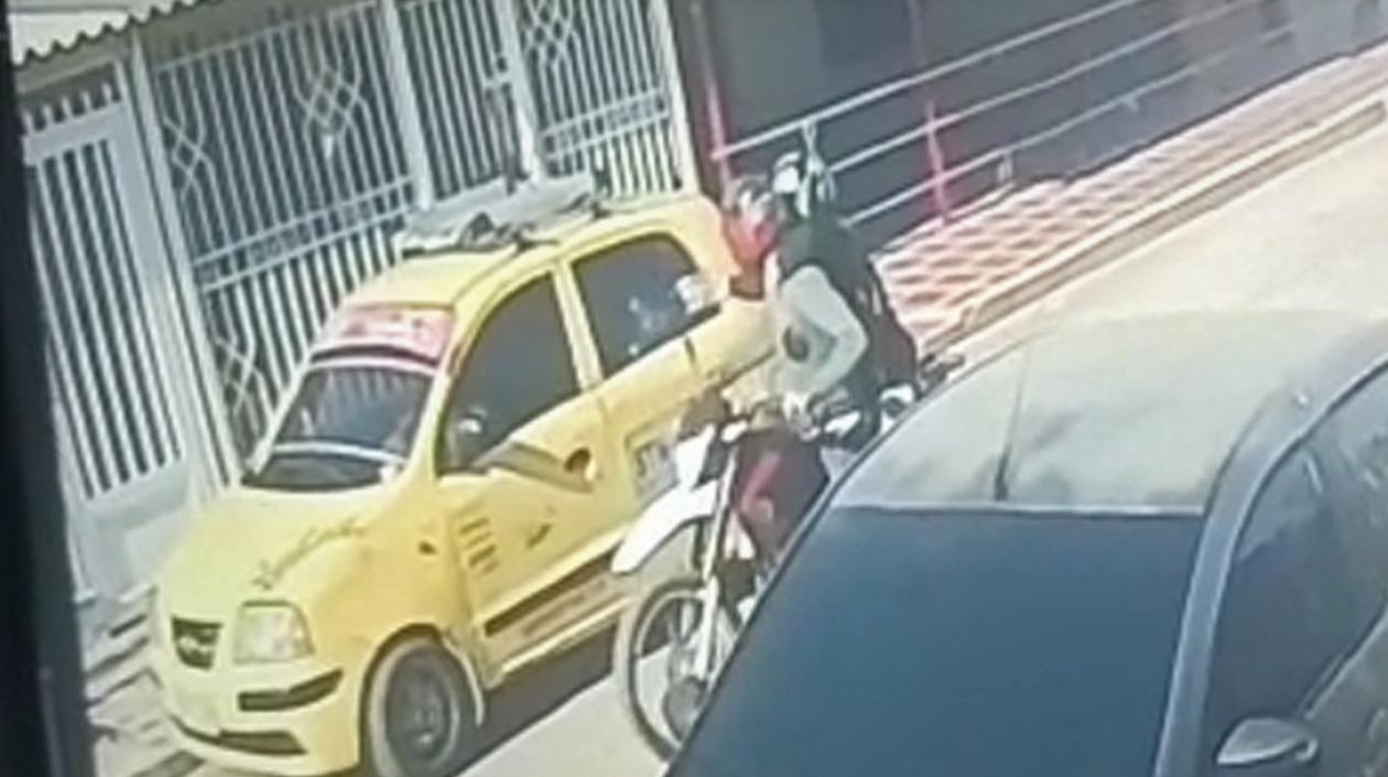 Momento del ataque a las dos mujeres.