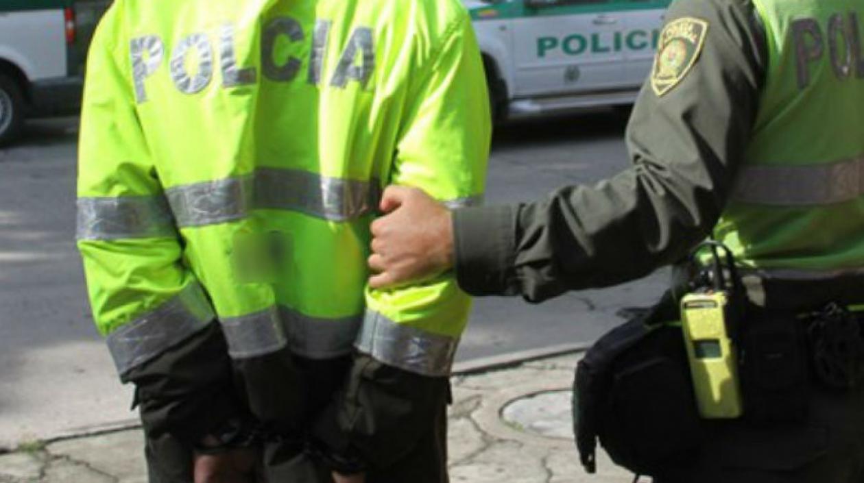 Los policías fueron capturados mediante orden judicial. 