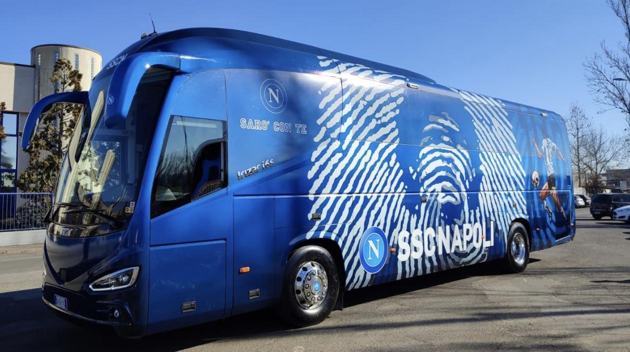 Bus dedicado a Diego Armando Maradona. 