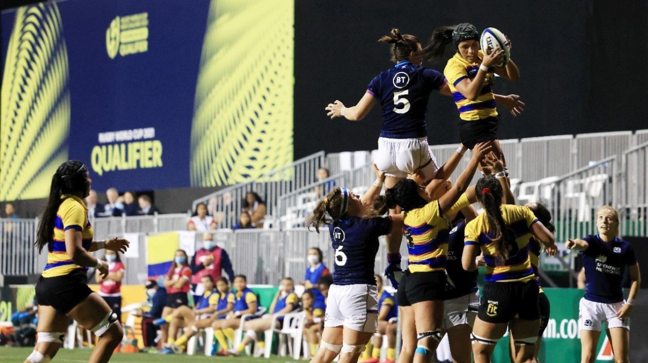 Acción del partido entre Colombia y Escocia. 