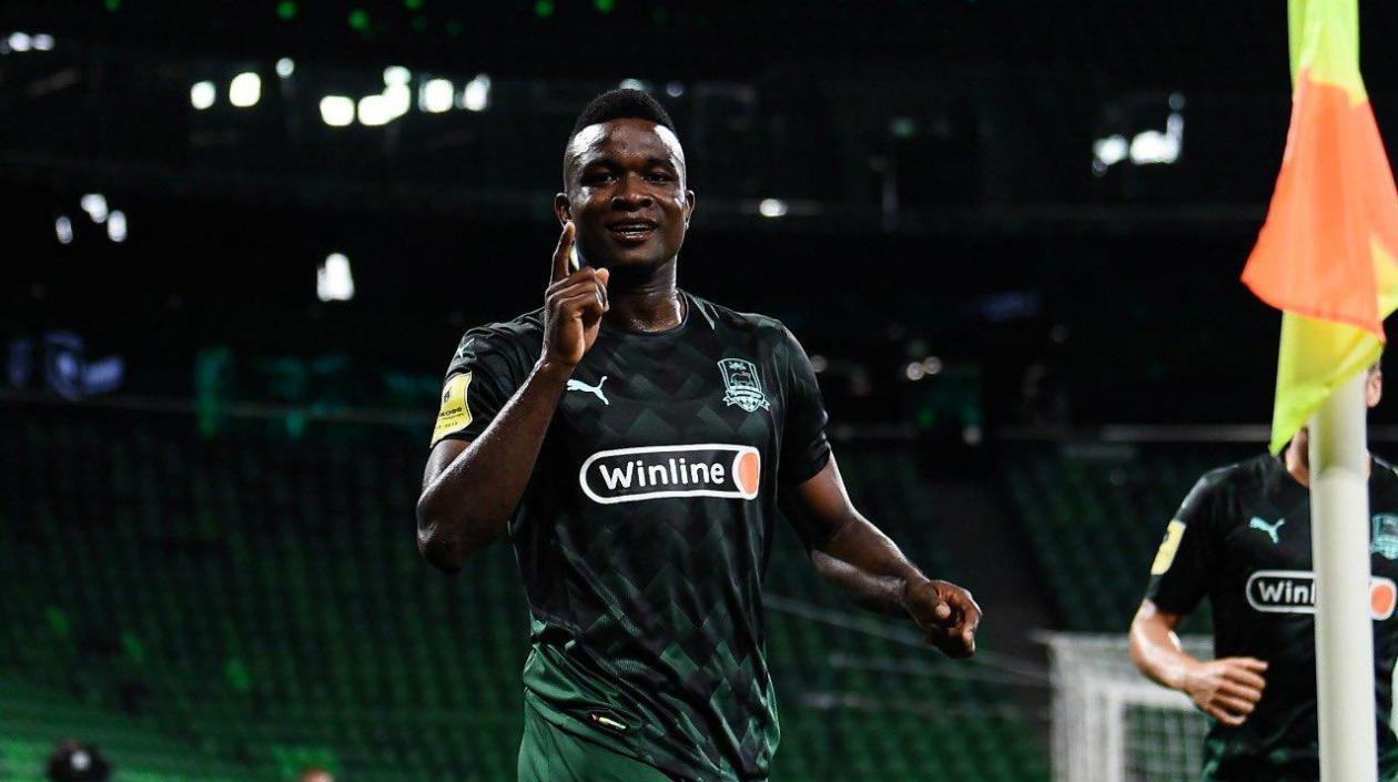 Jhon Córdoba, entre los jugadores que pidieron suspender su contrato. 