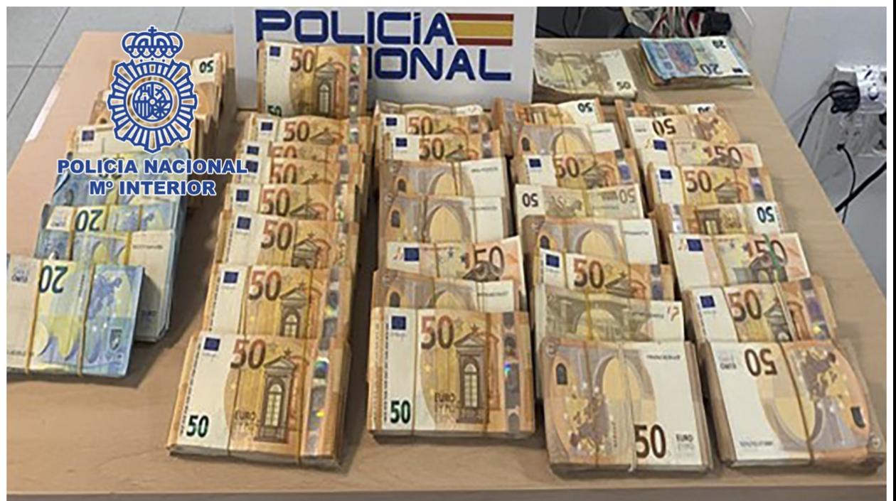 El dinero que le incautaron.