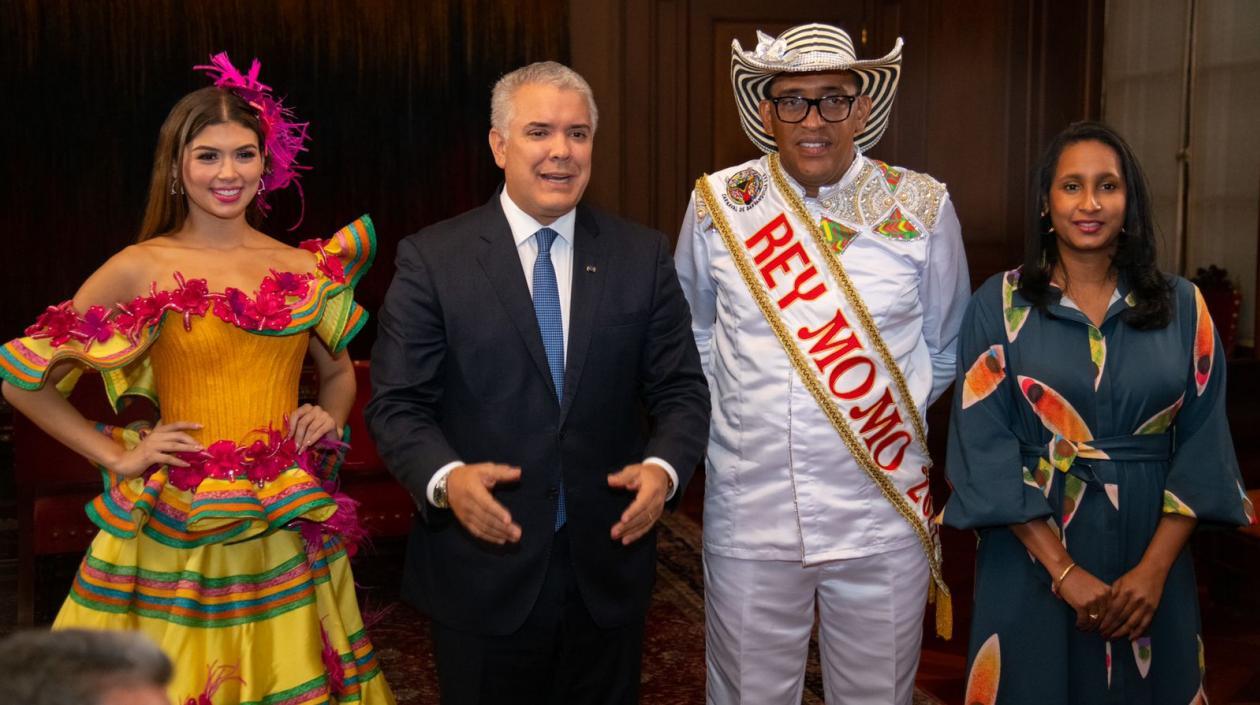 Valeria Charris, Iván Duque, Kevin Torres y Angélica Mayolo.