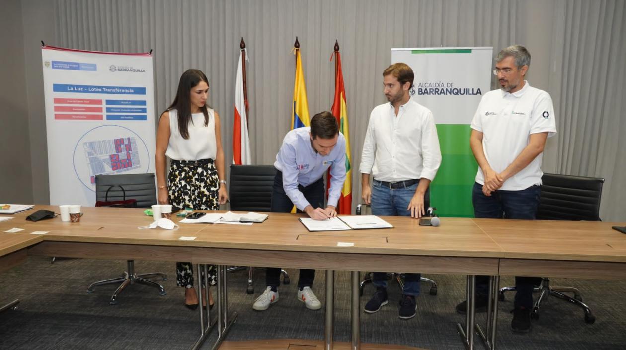 Mediante la Resolución No. 0012, Minvivienda transfirió el derecho de dominio de la propiedad de 20 manzanas catastrales ubicadas en el barrio La Luz al Distrito de Barranquilla.