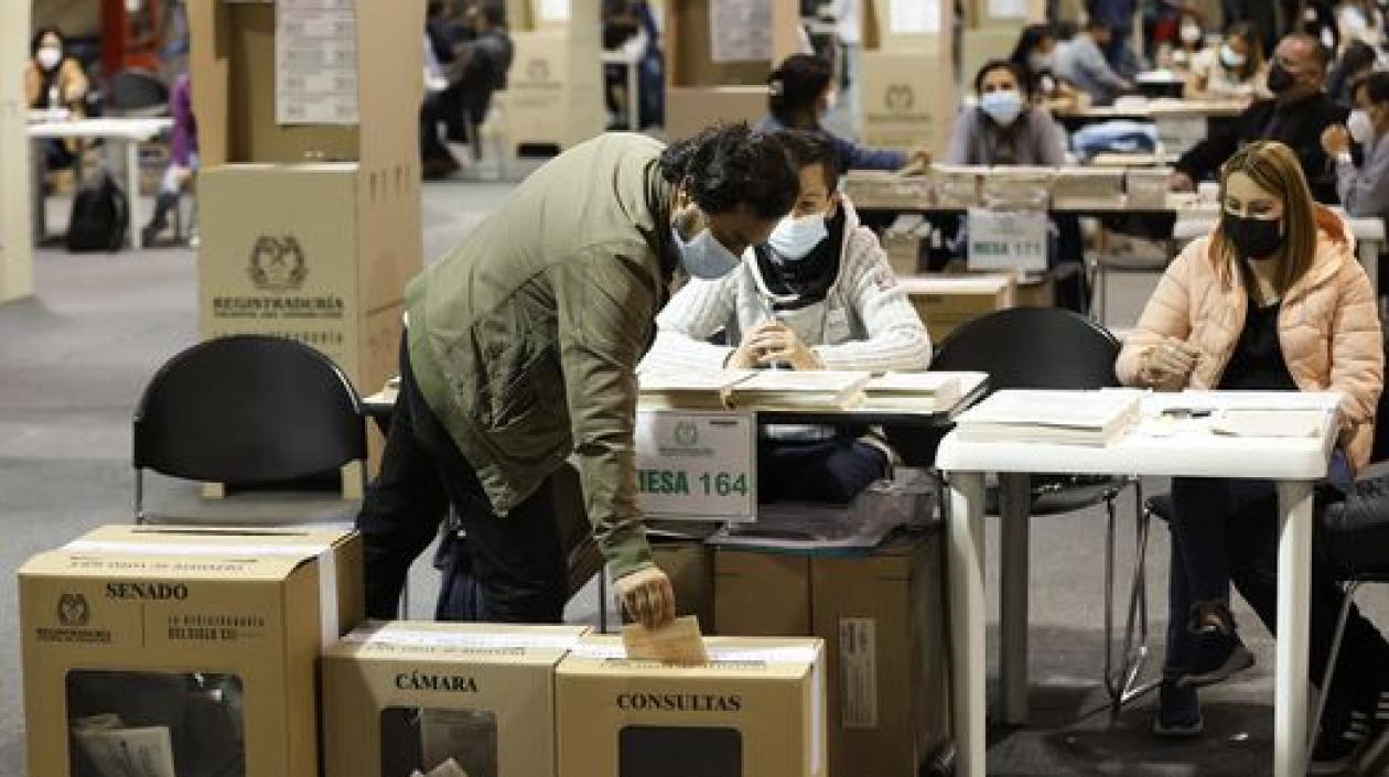 Aspecto de la jornada electoral en Bogotá.