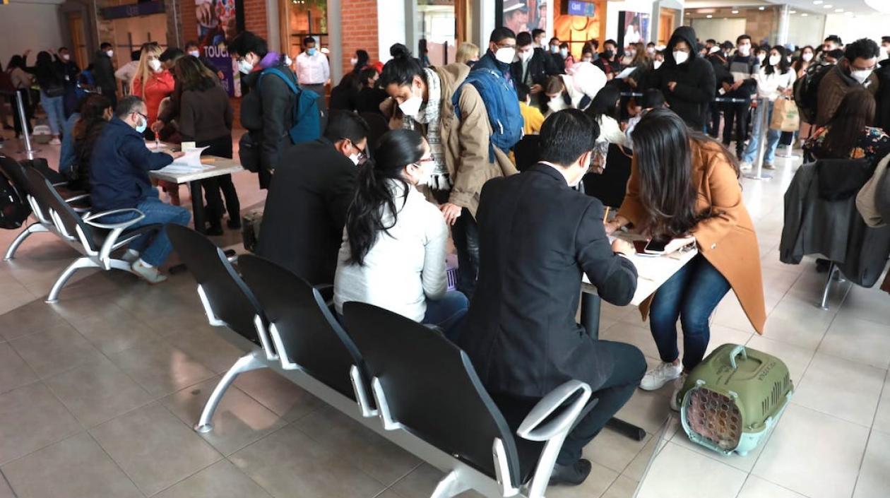 Autoridades atendiendo a los ciudadanos que llegaron a Quito.