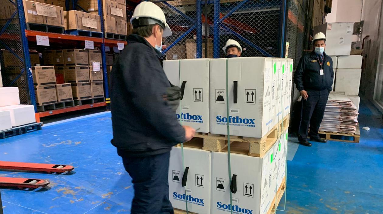 Vacunas de Pfizer llegando a Colombia, procedente de Alemania.