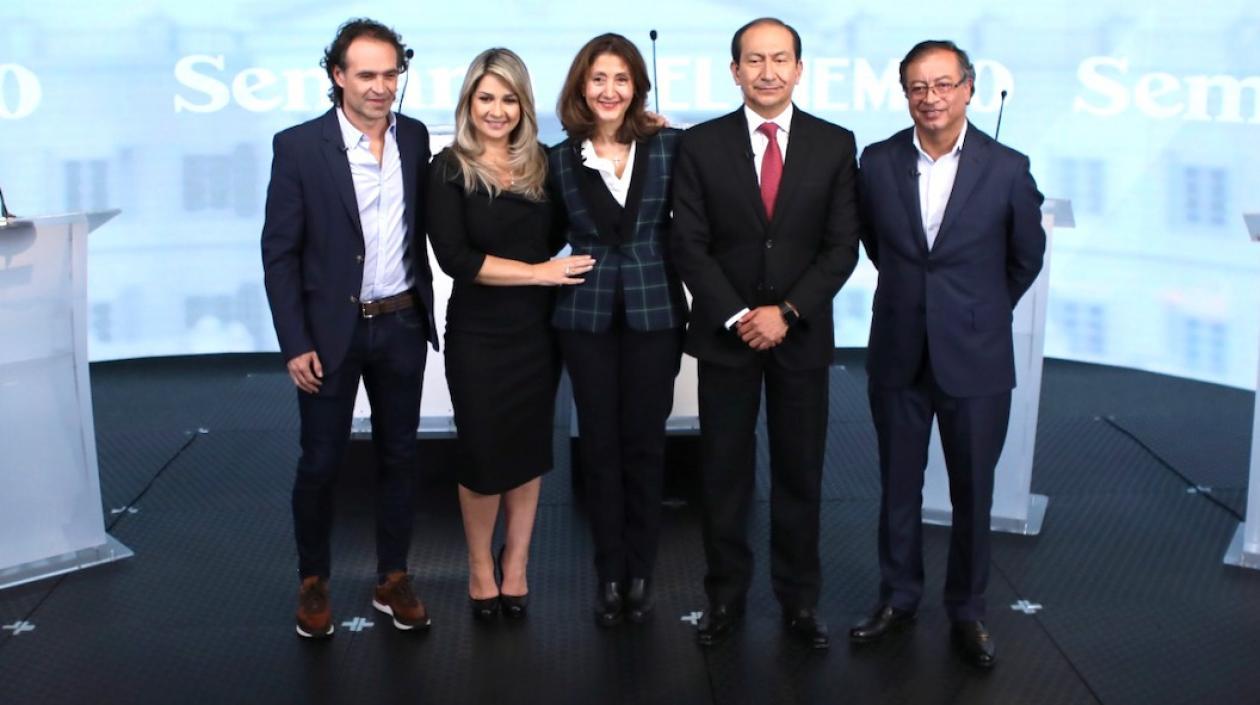 Participantes en el debate.