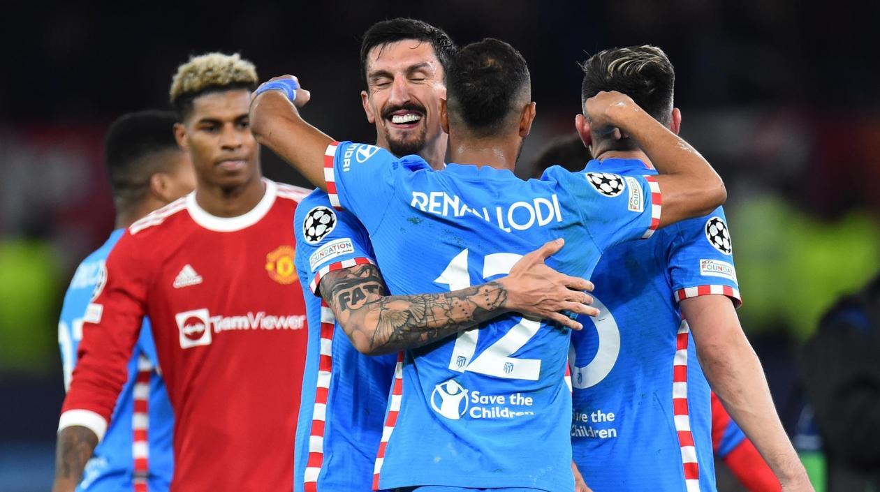 Renán Lodi celebra por su gol. 