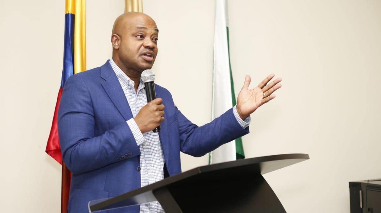 Luis Gilberto Murillo es la fórmula de vicepresidencial de Sergio Fajardo.