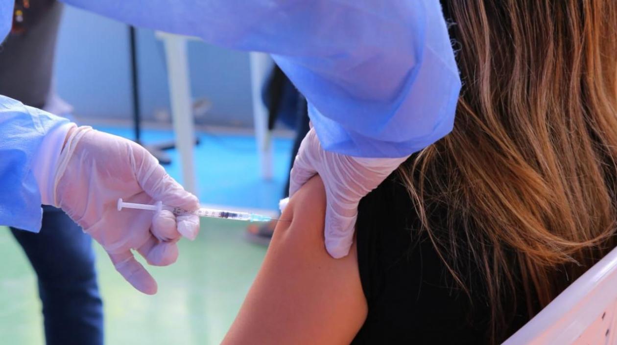 Los laboratorios procesaron en las últimas horas un total de  24.496 pruebas para detectar del Covid-19.