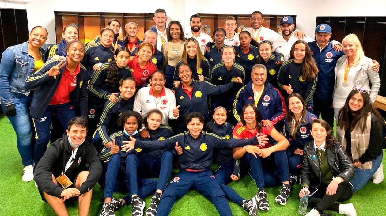 Las colombianas celebrando el subcampeonato y la clasificación al Mundial.