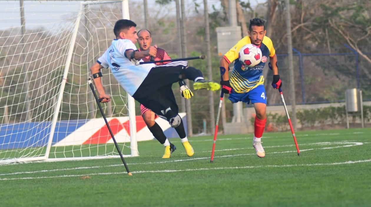 Acción del partido entre Colombia y Argentina. 