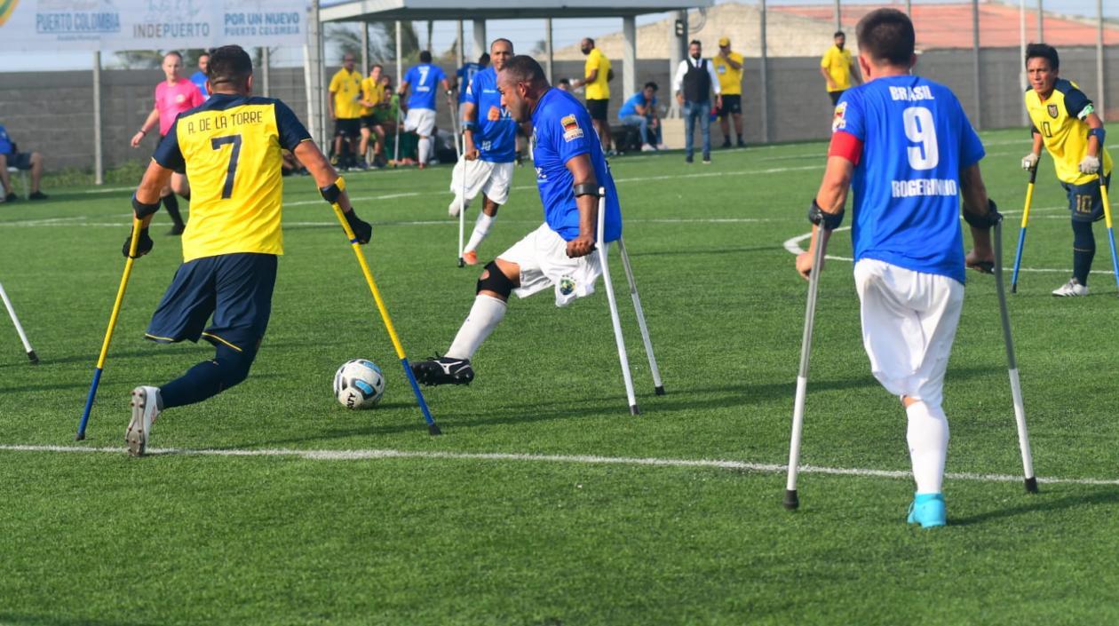 Imagen del partido entre Ecuador y Brasil.