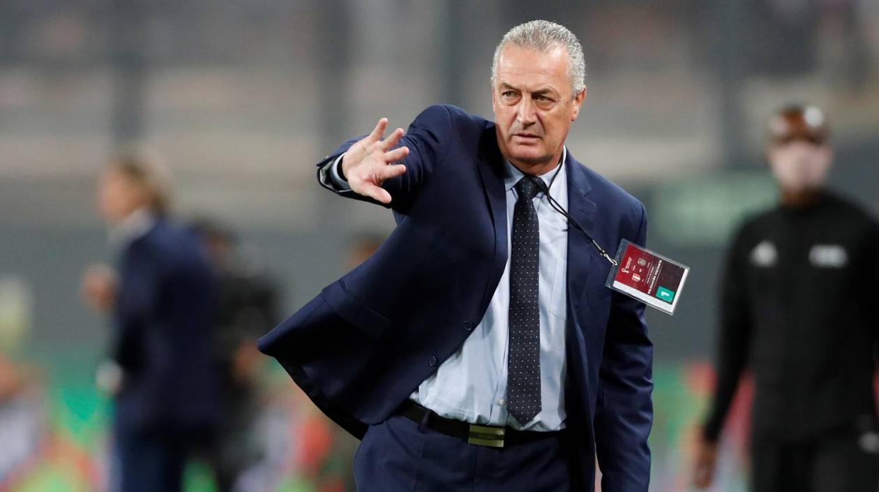 Gustavo Alfaro, técnico de Ecuador. 