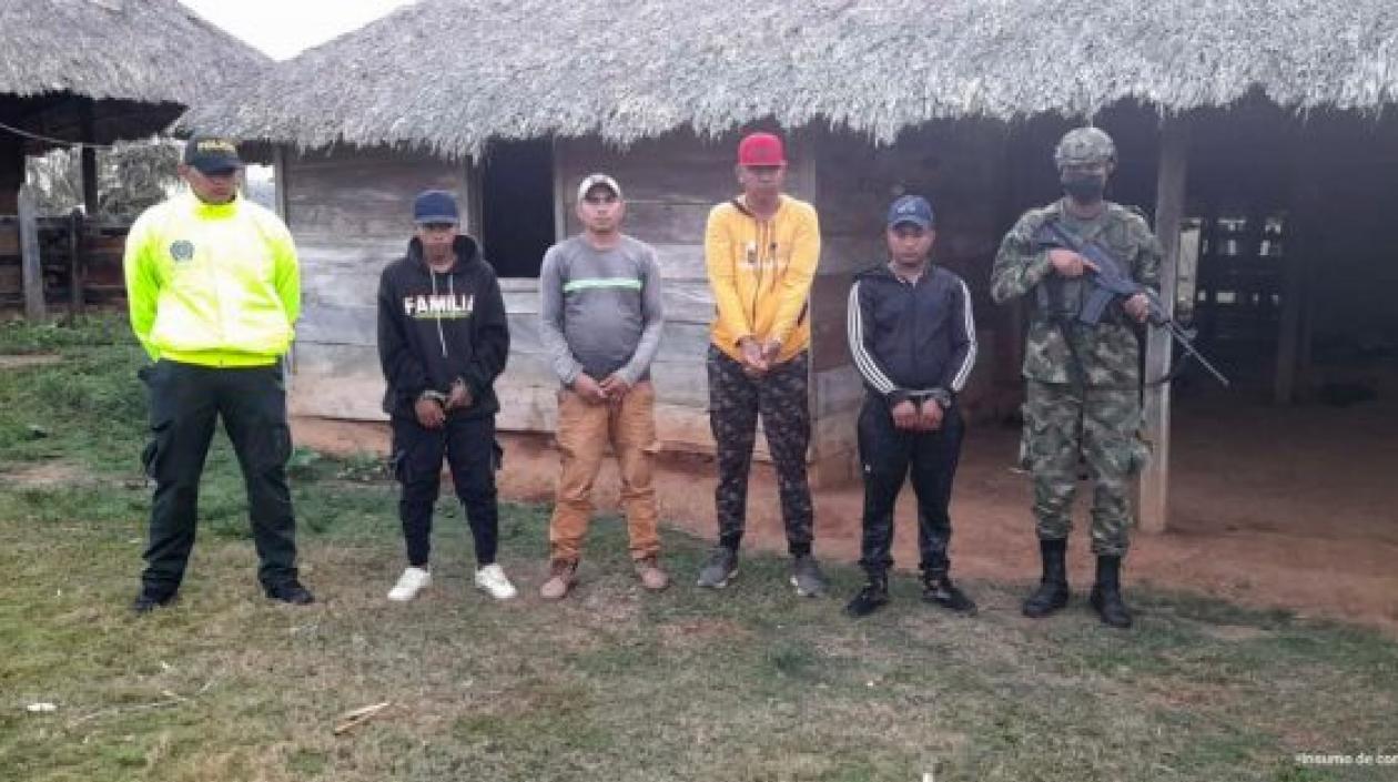 Edwar de Jesús González Mendoza, alias 'Zapuca', y tres de sus presuntos colaboradores. 