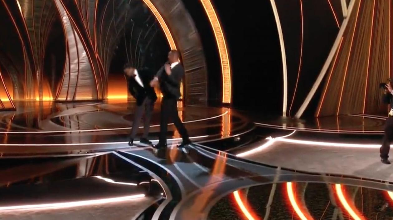 Momento del golpe en plena gala.