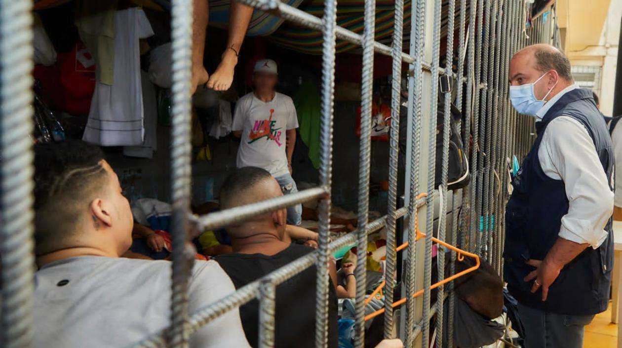 El Defensor del Pueblo, Carlos Camargo.