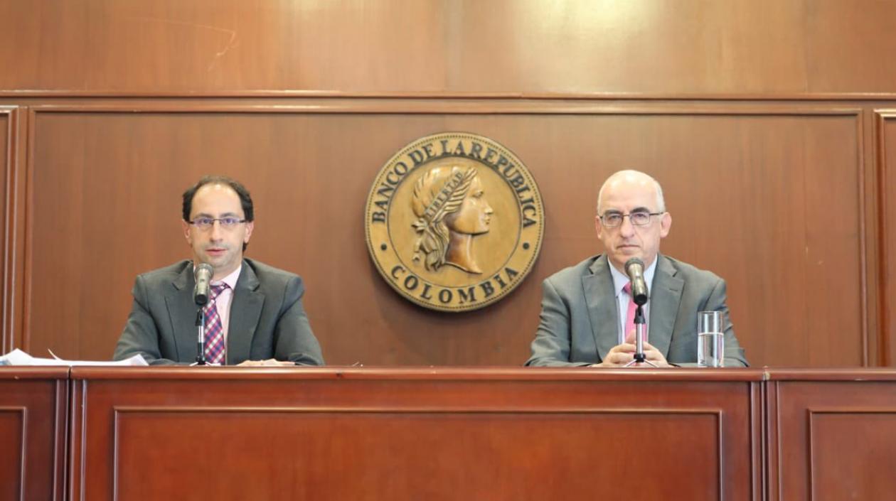 El Ministro de Hacienda, José Restrepo, y el Gerente de Banrepública, Leonardo Villar.