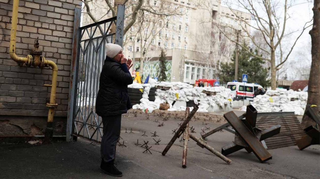La población civil se ve afectada por los bombardeos. 