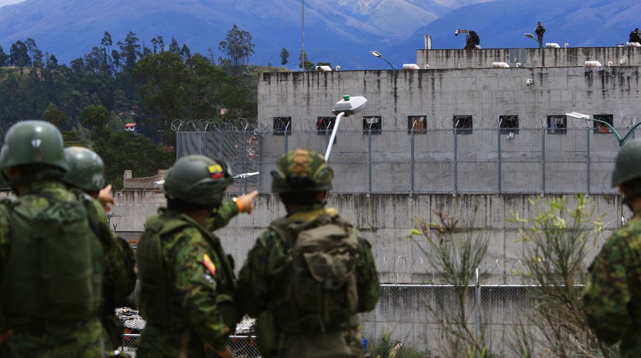 Imagen de la Policía durante operativo.