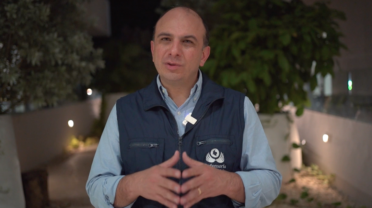 El Defensor del Pueblo, Carlos Camargo.