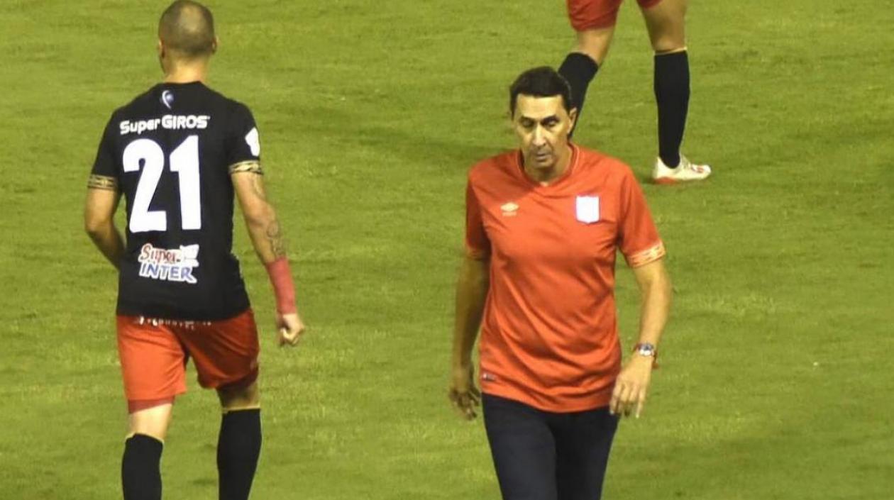 Alexandre Guimaraes regresa al banquillo del América.