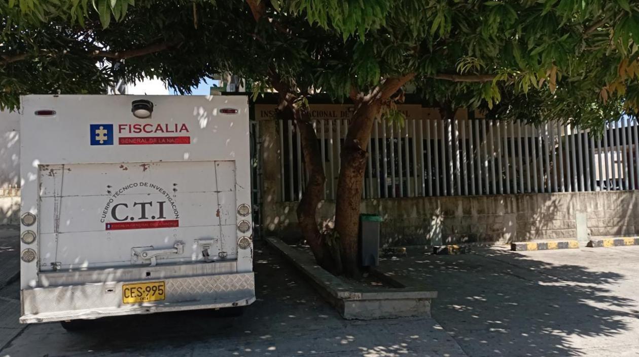 El cuerpo de la mujer fue llevada a Medicina Legal. 