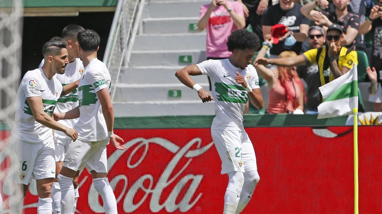 Johan Mojica, lateral izquierdo de Colombia. 