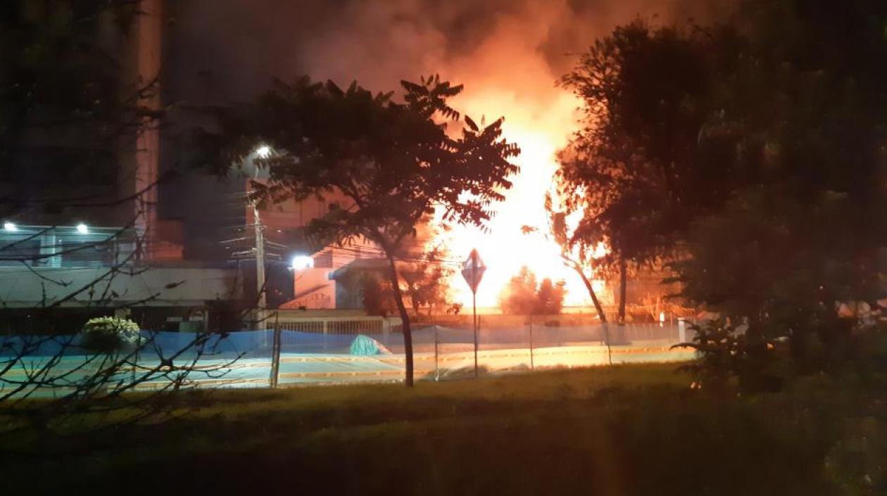 El incendio de consulado en Bogotá.