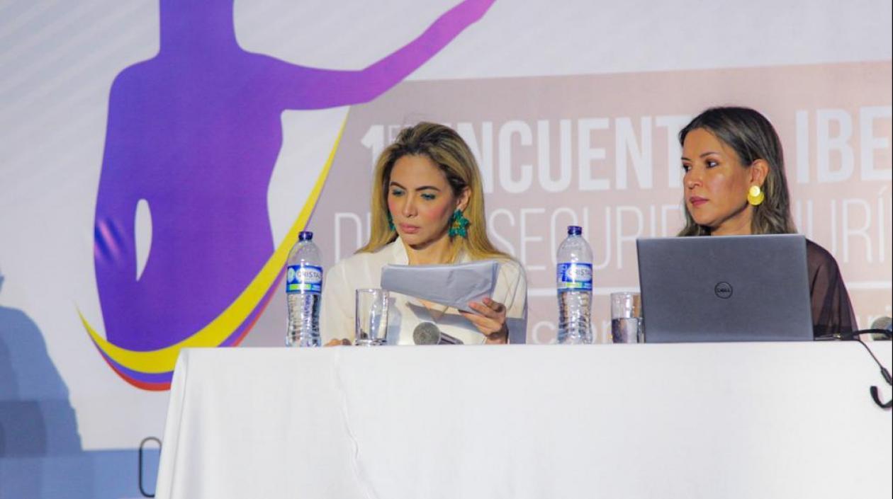 Ana María Aljure y Goethny Fernanda García Flórez.