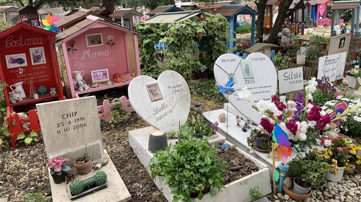 El cementerio de mascotas más antiguo de Italia tiene cerca de mil tumbas de animales de todo tipo.