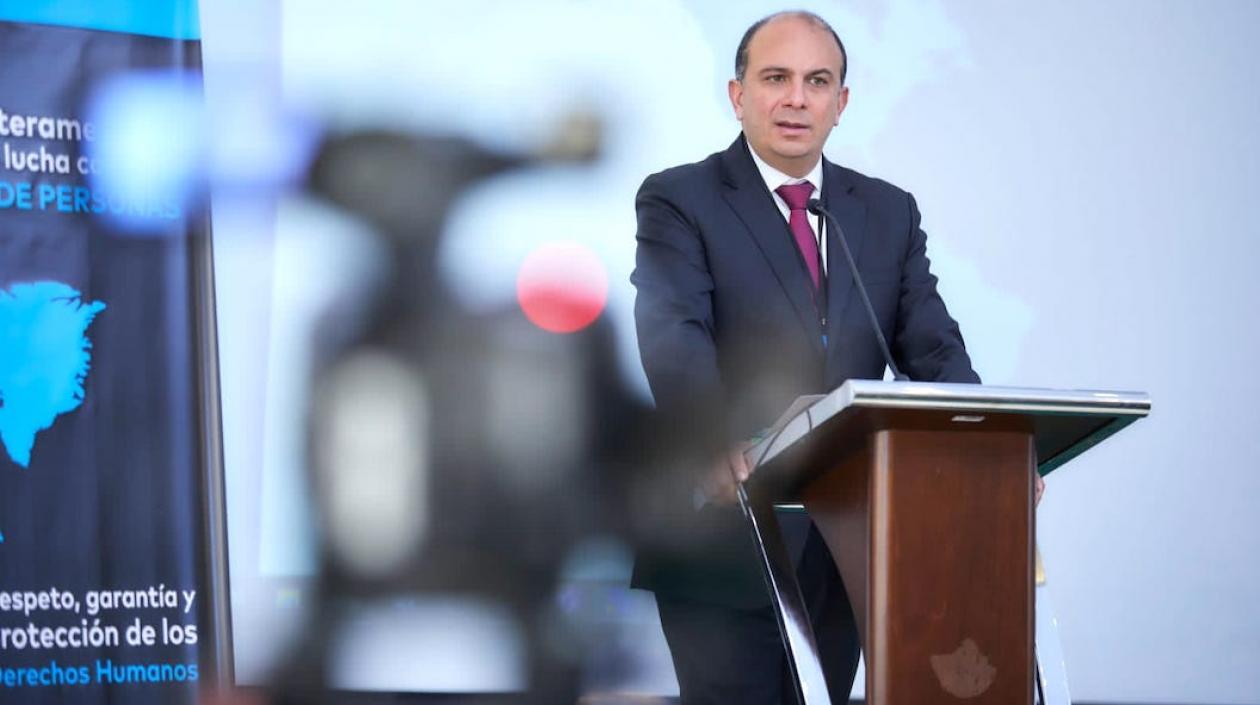 Carlos Camargo, Defensor del Pueblo.