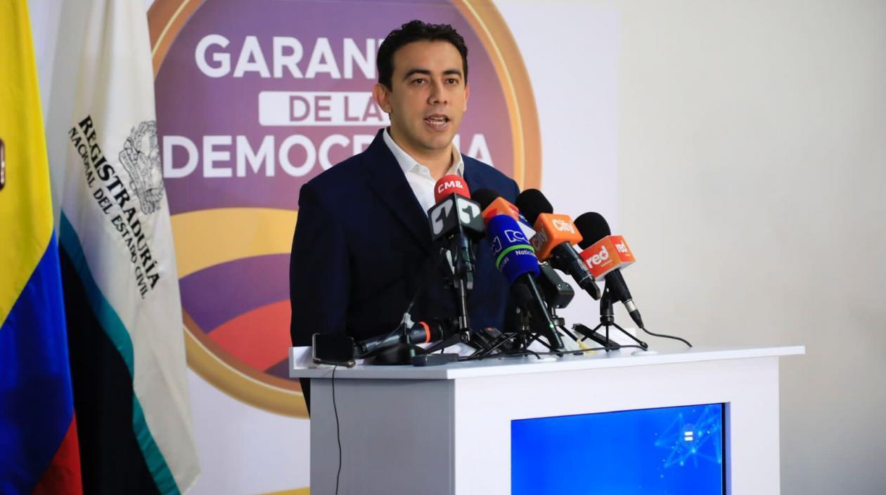 Alexander Vega, Registrador Nacional.