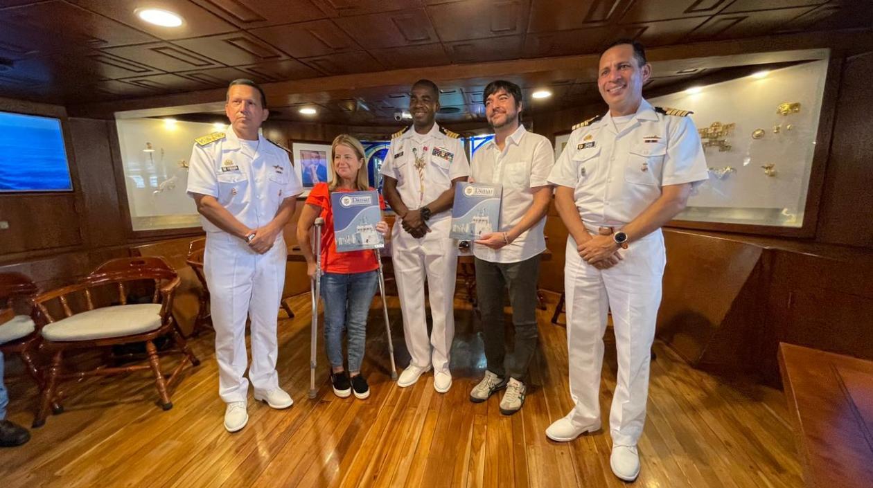 Miembros de Dimar, Elsa Noguera y Jaime Pumarejo.