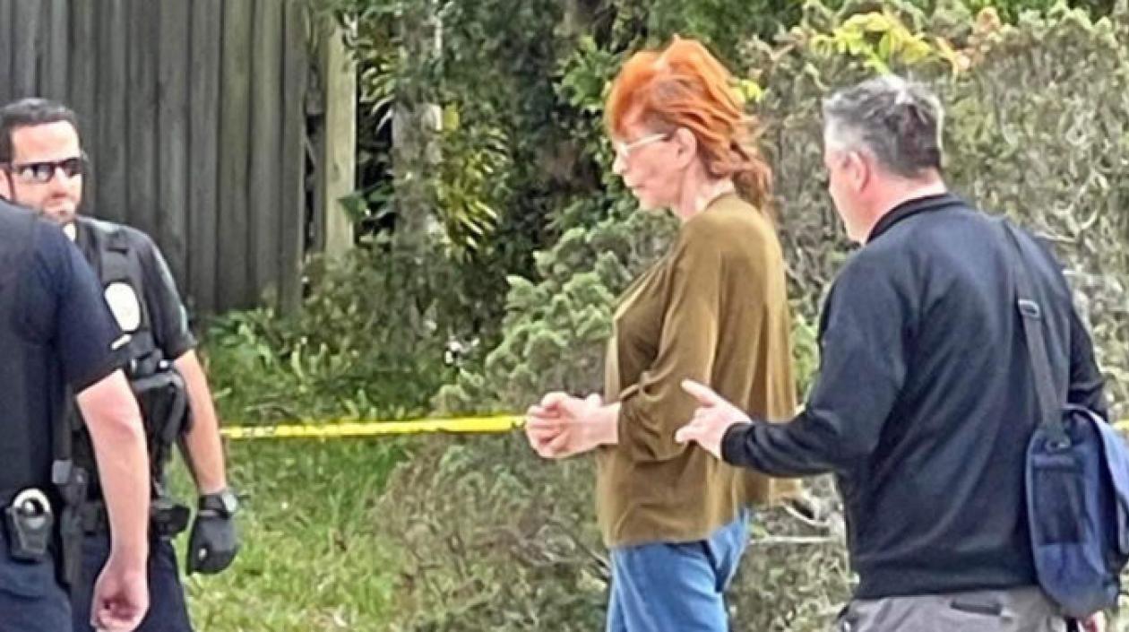 Hija de Marie Hoskins dijo que no había visto a su madre y en la misma vivienda encontraron su cuerpo.