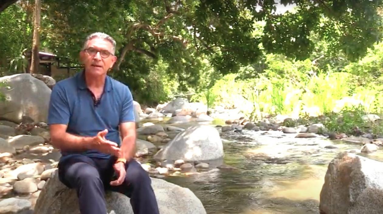 El periodista Jorge Cura Amar durante el recorrido por la Sierra Nevada de Santa Marta.