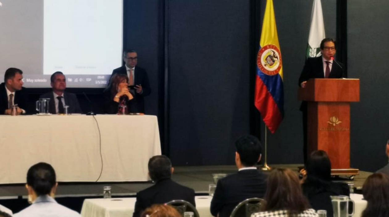 El ministro de Agricultura, Rodolfo Zea, en la "Socialización del Plan de Exportación de Arroz a Estados Unidos".