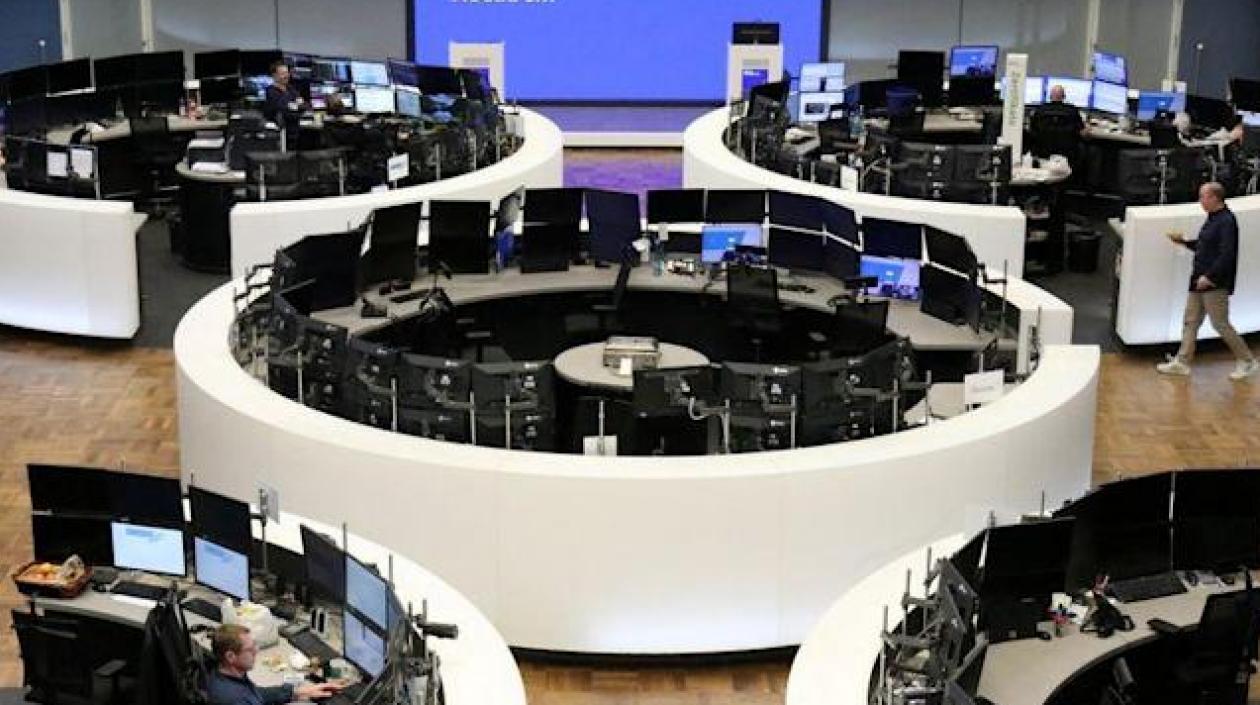 El error asumido hoy por Citigroup es llamado con frecuencia "fat finger error" (error del dedo grueso).