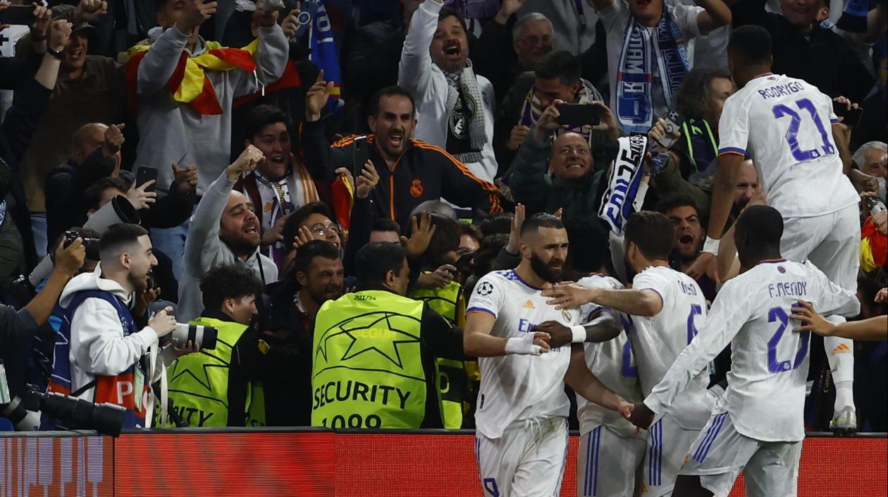 Karim Benzema celebra el gol de la clasificación. 