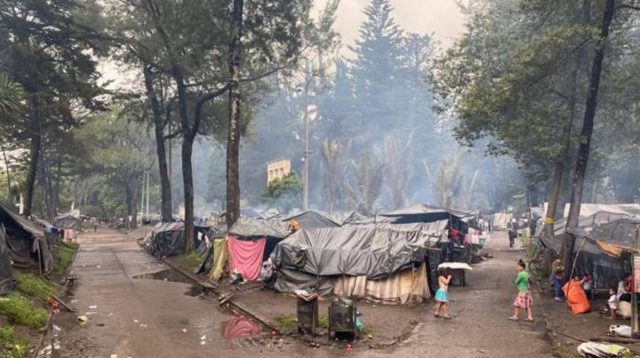 El acuerdo con las comunidades es para trasladarlas a un alojamiento temporal en el Parque La Florida, a las afueras de la ciudad.