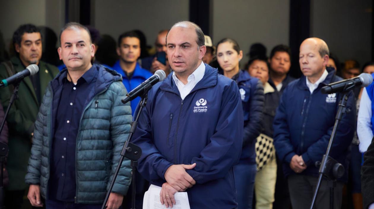 El Defensor del Pueblo, Carlos Camargo.