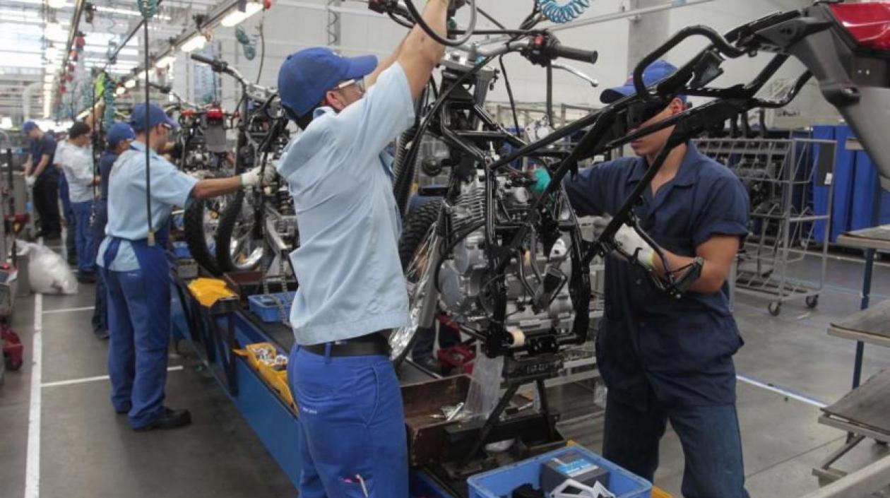 El sector que más creció en marzo de 2022 fue la industria manufacturera.