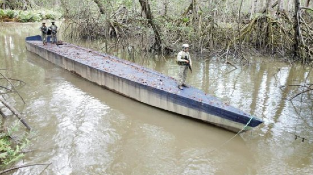 El semisumergible hallado y destruido.