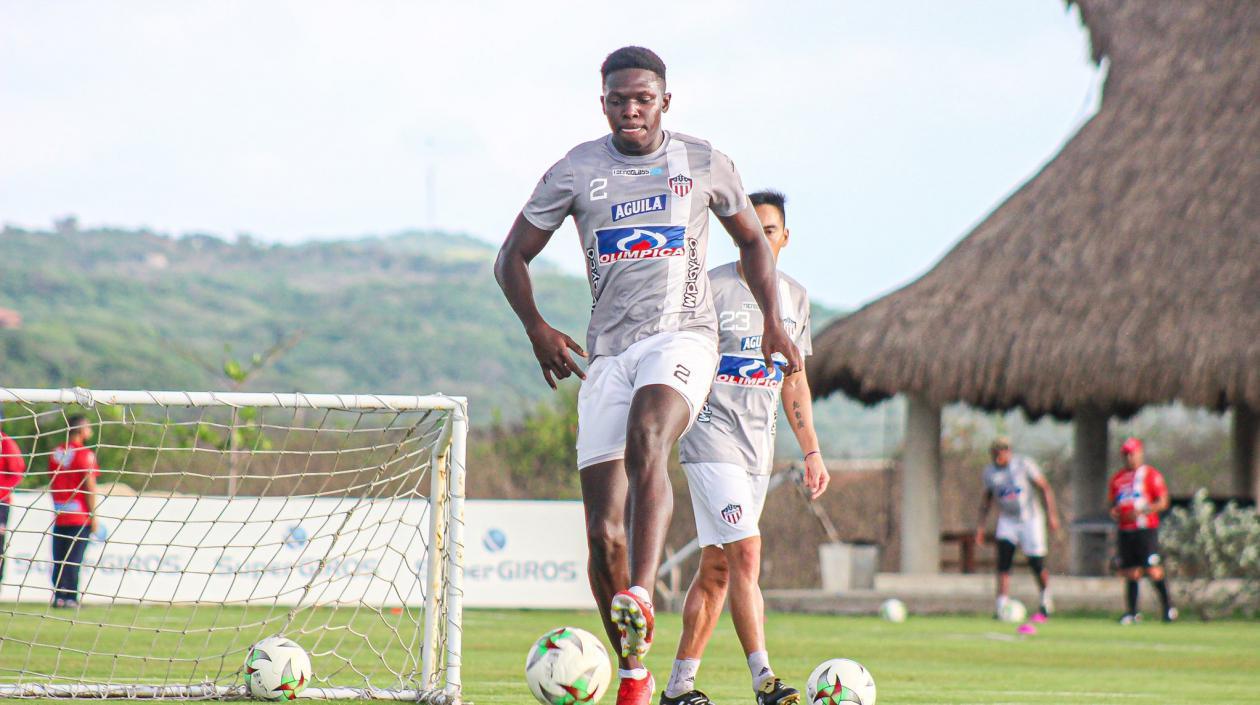 Alfonso Simarra será titular en Junior. 