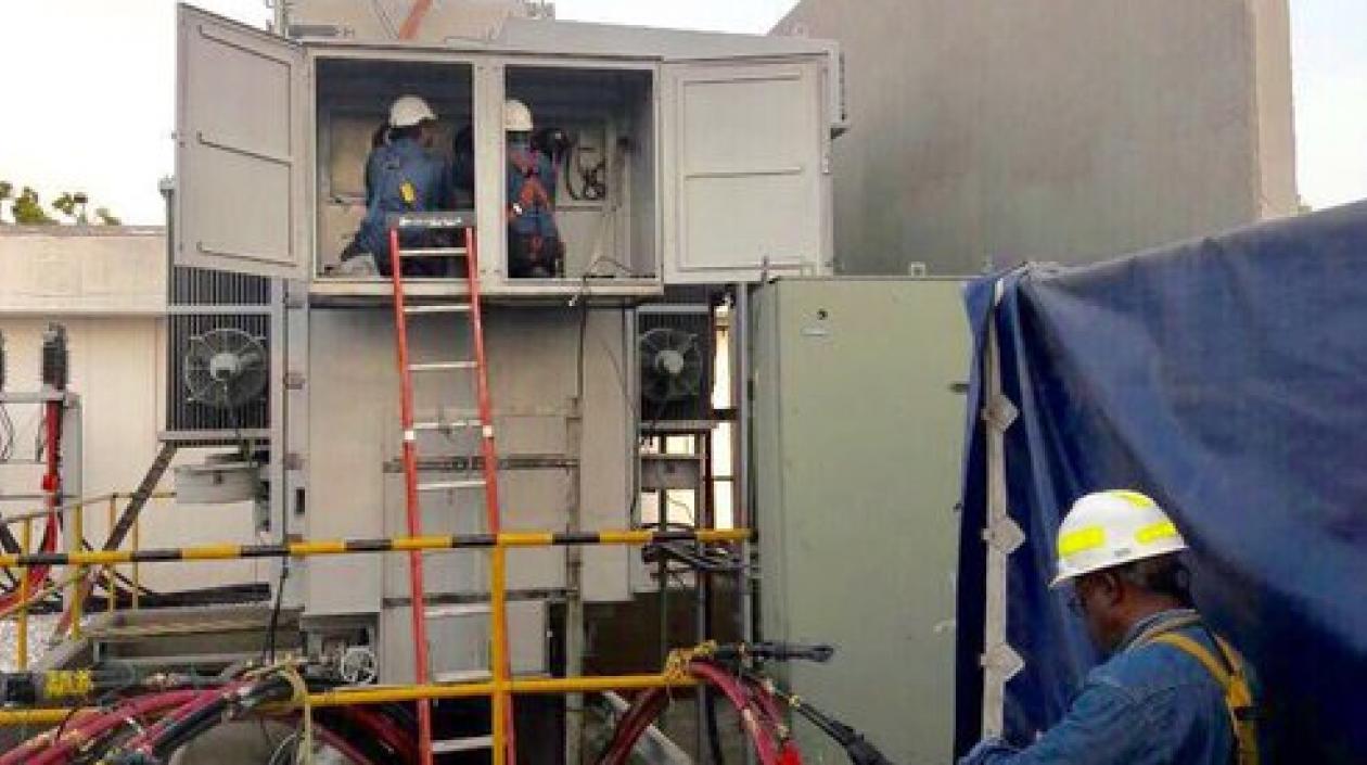 Trabajos en subestación eléctrica.