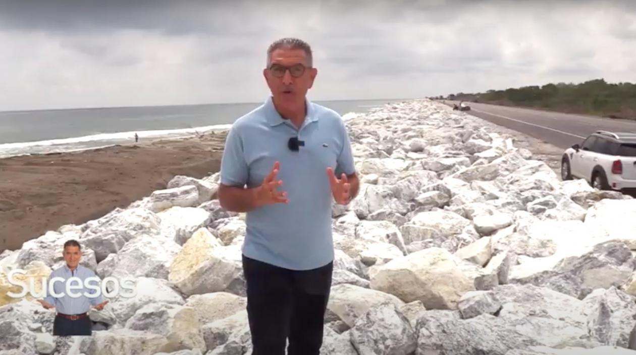 El periodista Jorge Cura Amar en el kilómetro 19 de la vía Barranquilla - Ciénaga.