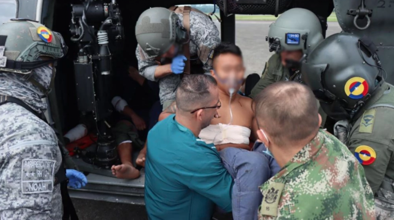 Uno de los militares heridos.